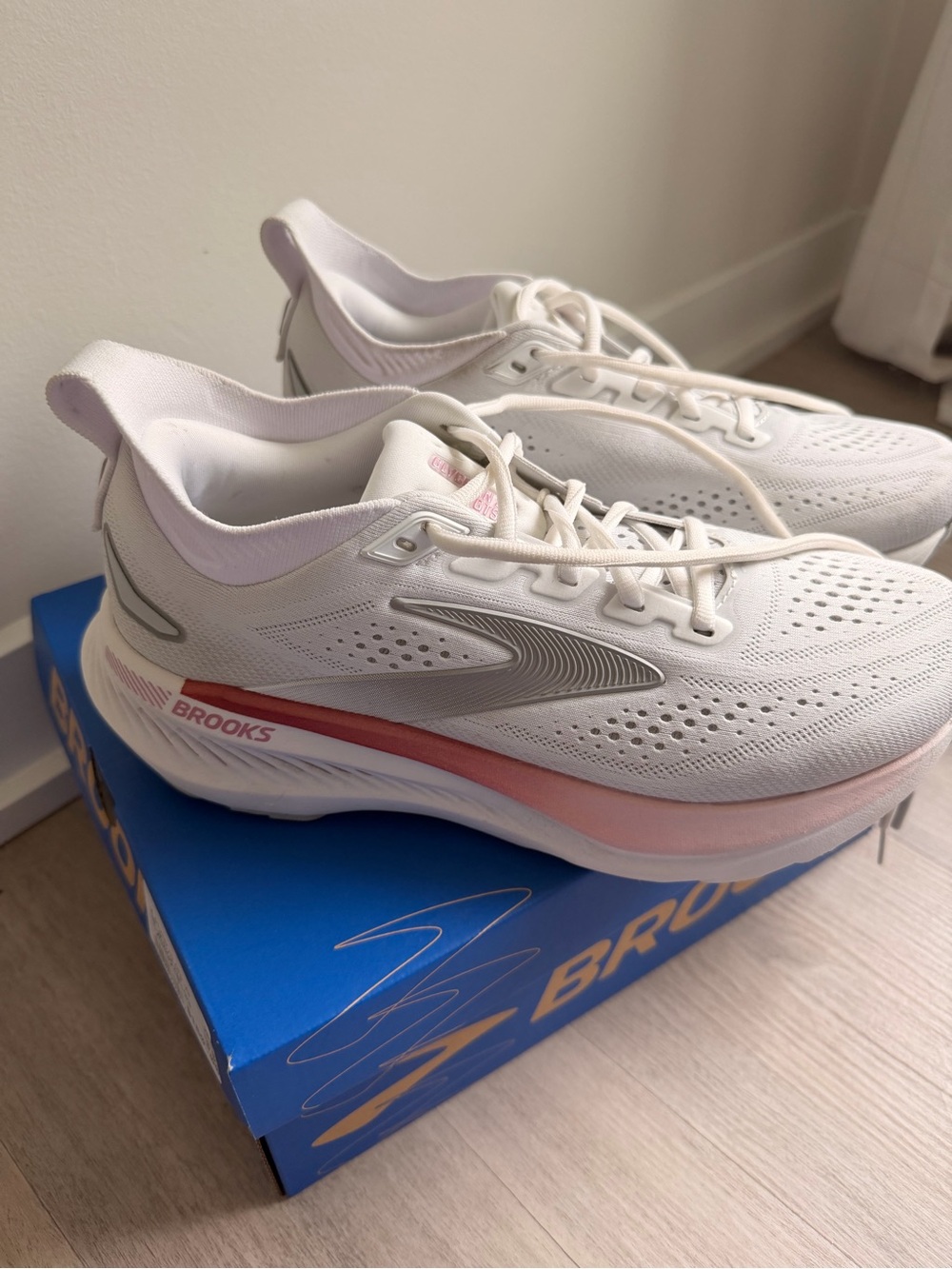 Brooks Glycerin GTS 23 running/walking sneakers - Picture 2 of 8